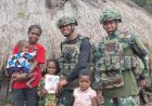Pelukan Hangat di Pegunungan Lanny Jaya: Saat Prajurit TNI Duduk Bersila dan Mendengar Suara Rakyat Papua