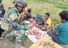 'Rosita’ Satgas Yonif 732/Banau di Marilaukin: Borong Hasil Tani, Tanam Harapan di Perbatasan Papua