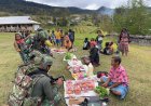Satgas Yonif 408/Sbh Borong Hasil Tani Warga Wamitu, Dorong Ekonomi dan Semangat Bertani di Pedalaman Papua