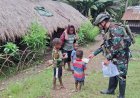 Satgas Yonif 644/Walet Sakti Tebar Kasih di Walaik, Papua: Kemanusiaan di Atas Segalanya
