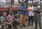 Satgas Yonif 500/Sikatan Tebar Kasih Sambut Natal di Intan Jaya