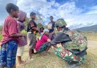AKSARA Keliling: Satgas Yonif 142/KJ Bawa Kesehatan ke Jantung Papua Pegunungan