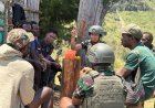 TNI dan Warga Bulapa Jalin Harmoni di Kaki Pegunungan Papua