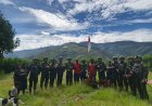 Semangat NKRI Berkobar: Veteran Papua dan TNI Kibarkan Merah Putih di Puncak Jaya