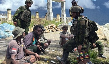 Kebersamaan TNI dan Warga Sugapa: Harmoni di Tanah Papua