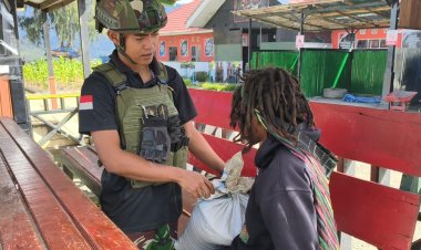TNI Satgas Yonif 500/Sikatan Bangkitkan Semangat Duka di Intan Jaya