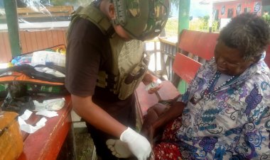 Satgas Yonif 500/Sikatan Hadirkan Layanan Kesehatan Gratis di Pedalaman Intan Jaya