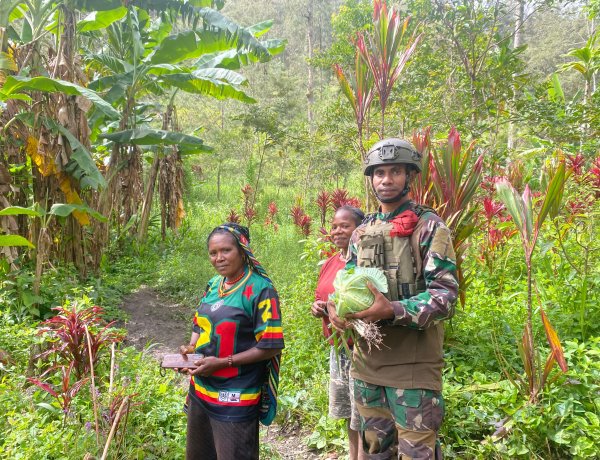 Satgas Banau Borong Hasil Tani, Perkuat Ekonomi Warga Beoga