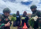 Satgas Yonif 142 Borong Hasil Tani Mama Papua, Ekonomi Lokal Bergeliat