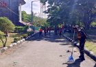 Babinsa dan Mahasiswa KKN Gotong Royong Bersihkan Masjid Al-Hijrah Perbatasan RI–PNG