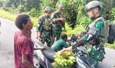 Yonif 5 Marinir Jemput Hasil Bumi Warga Papua, Sinergi Humanis di Pedalaman