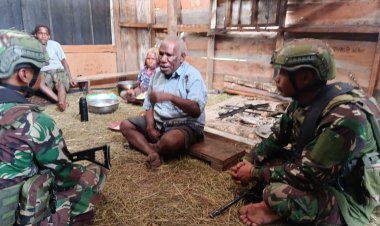 Kehangatan Honai Tumbupur: Satgas TNI Pererat Persaudaraan dengan Warga