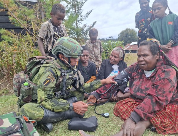 Satgas Yonif 408/Sbh: Kesehatan Humanis di Jantung Lanny Jaya